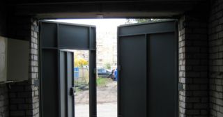 Купить гаражные ворота распашные Нерюнгри, цена от 3895 руб.
